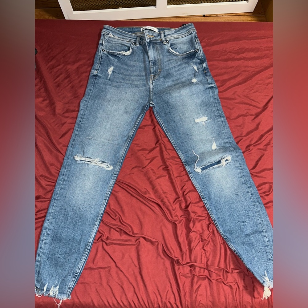 ZARA Distressed Skinny Jeans